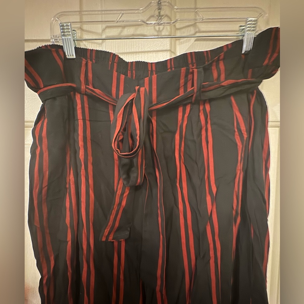 NWT Torrid Black and Red Striped Wide Leg Pant Size 1